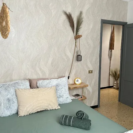 Fandango Roomandoffice Coliving Canteras بيت ضيافة *